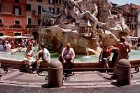 d_piazza_navo02.jpg','573','384','Klicka på bildern för att stänga fönstret','#FFCCFF','hug image','0');return document.MM_returnValue