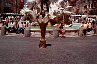 d_piazza_navo04.jpg','573','384','Klicka på bildern för att stänga fönstret','#FFCCFF','hug image','0');return document.MM_returnValue