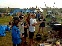 festival25.jpg','640','480','Klicka på bildern för att stänga fönstret','#FFCCFF','hug image','0');return document.MM_returnValue